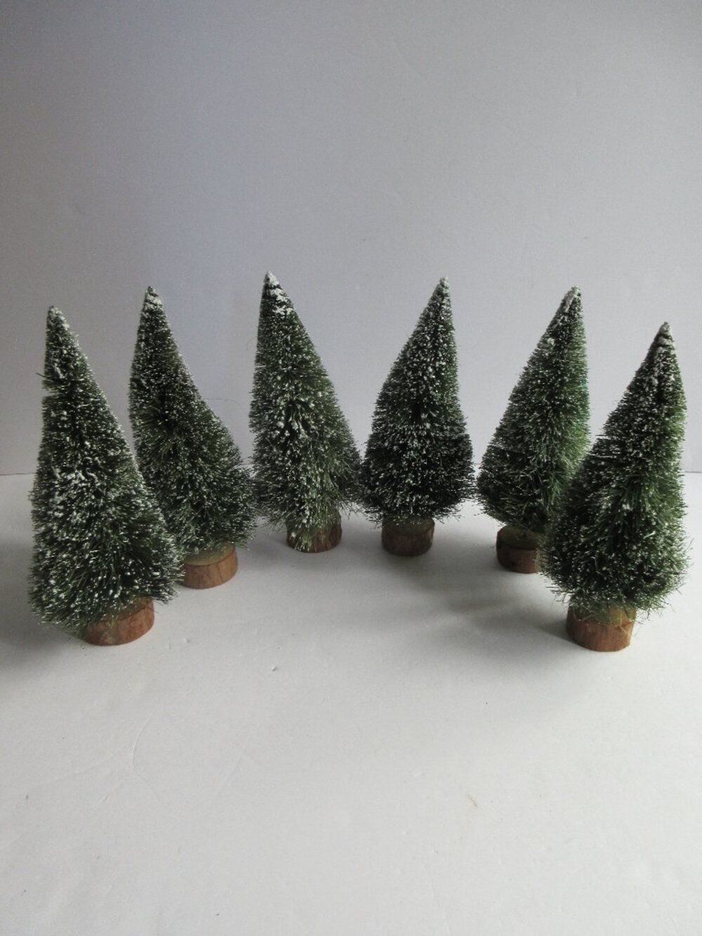 6 Lefton Sisal Bottle Brush Trees Snow Flocked Wood Base 00122 Taiwan Vtg
